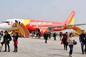 Một nhân viên hàng không bị phạt 7,5 triệu đồng vì lấy đồ hành khách bỏ quên
