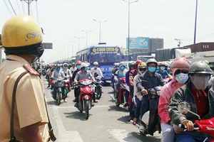 Công bố đường dây nóng phản ánh an toàn giao thông trong kỳ nghỉ tết