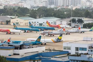 Một nữ hành khách tử vong khi xuống cầu thang máy bay
