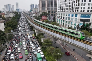 Đường sắt đô thị Cát Linh - Hà Đông đang vận hành thử trước khi bàn giao. Ảnh: VIẾT CHUNG