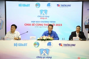 Họp báo giới thiệu chương trình "Chia sẻ cùng thầy cô" năm 2023