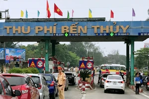 Trạm thu phí Bến Thủy thường xuyên bị lỗi hệ thống thu phí không dừng