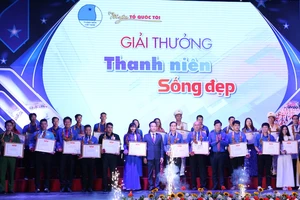 Lễ trao giải thưởng Thanh niên sống đẹp năm 2022.