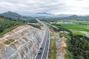 Tuyến đường tốc Vân Phong - Nha Trang cơ bản hoàn thành