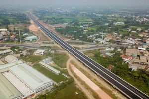 Phê duyệt phương án khai thác tạm 2 đoạn tuyến thuộc đường cao tốc Bến Lức - Long Thành