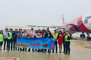 Chuyến bay KT620 của Hãng hàng không AirAsia Cambodia từ Phnom Penh, Campuchia đã hạ cánh an toàn tại Cảng HKQT Nội Bài