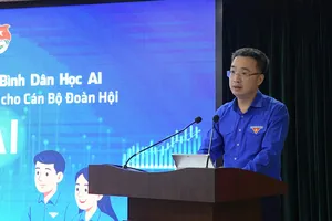 Bí thư Trung ương Đoàn Nguyễn Tường Lâm phát biểu khai mạc chương trình