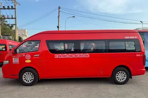 Xe đưa đón cán bộ di chuyển trong TPHCM