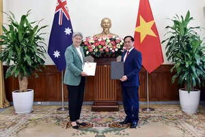 Phó Thủ tướng Chính phủ, Bộ trưởng Bộ Ngoại giao Bùi Thanh Sơn và Bộ trưởng Ngoại giao Australia Penny Wong