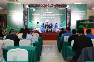 Tọa đàm với chủ đề: “Khởi nghiệp từ nông nghiệp công nghệ cao, cơ hội và thách thức”, ngày 25-12, tại Hà Nội