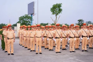 CSGT huy động tối đa lực lượng kiểm tra các phương tiện giao thông cơ giới đường bộ