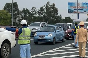 Lưu lượng giao thông tăng nhẹ do người dân đi du xuân đầu năm