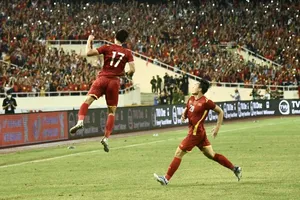 Xem lại góc quay khác pha đánh đầu của Nhâm Mạnh Dũng