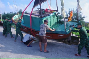 Ngư dân Bạch Long Vĩ chủ động ứng phó với bão số 3