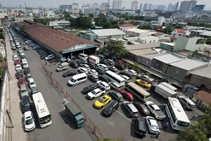 Hà Nội: 2 cựu giám đốc trung tâm đăng kiểm và đồng phạm lĩnh án