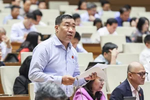 Đại biểu đề xuất cấm mặc trang phục có logo doanh nghiệp khi họp Quốc hội