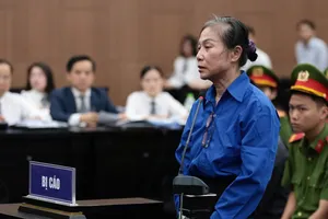 Bị cáo Hoàng Thị Thúy Lan bật khóc, xin khoan hồng tại tòa