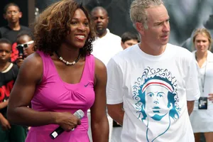 John McEnroe rất thân thiết với Serena Williams trong nhiều sự kiện quần vợt bên lề