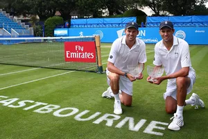 Anh em nhà Bryan thắng 4 trận trong 48 giờ