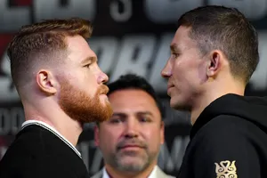 Saul Alvarez (trái) sẽ đối đầu Gennady Golovkin trong trận đấu kinh điển vào ngày mai