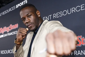 Deontay Wilder vẫn sẽ bảo vệ đai vô địch vào ngày 4-11, nhưng trước Stiverne