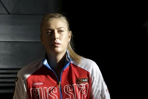 Maria Sharapova trong màu áo tuyển Nga ở Fed Cup