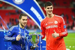Hazard luôn thân thiết với Courtois