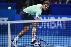 Stan Wawrinka trong trận thua Mirza Basic
