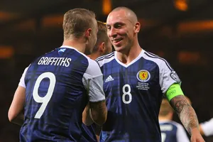 Scott Brown đã giã từ màu áo tuyển Scotland