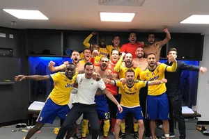 Niềm vui chiến thắng trong phòng thay đồ của các cầu thủ Juve