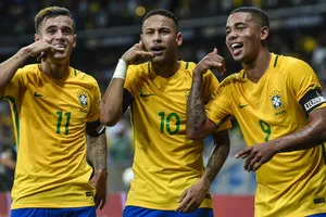 Neymar (giữa) đánh giá cao 2 người đồng đội Coutinho (phải) và Jesus