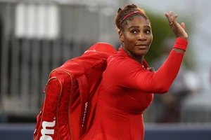 Serena giã biệt giải đấu tại Stanford sau trận thua nặng nề