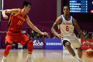 Jordan Clarkson (phải)
