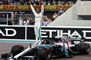 Lewis Hamilton có đến 11 chiến thắng trong mùa này