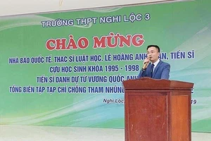 Xác minh thông tin một “nhà báo quốc tế” về thăm trường cũ