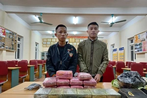 Phá chuyên án “khủng”, bắt 3 đối tượng, thu giữ 12 bánh heroin, 1kg ma túy đá cùng 54.000 viên ma túy