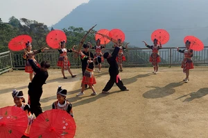 Gọi lại tiếng khèn trên “cổng trời” 