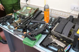 Triệt phá đường dây mua bán vũ khí quân dụng, bắt giữ 42 đối tượng