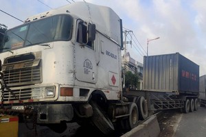 河內公路第九郡路段交通癱瘓。（圖片來源：互聯網）