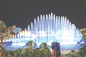 濠莊河川度假區的6層音樂噴泉舞台。