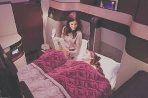 卡塔爾航空在商務艙推出雙人床。