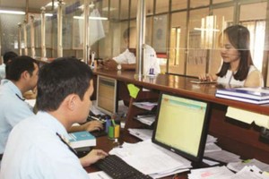 海關推動電子納稅服務。