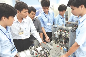 本市加強培訓科學技術人才隊伍。