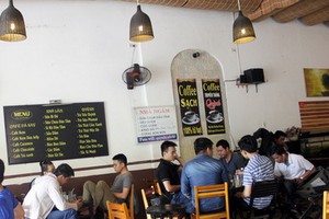 峴港市許多咖啡廳被要求繳納音樂版權費。