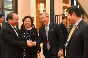 政府總理阮春福接見亞太地區投資商。