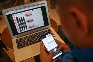 網上經營逃稅的情況造成了經營中的不平等。