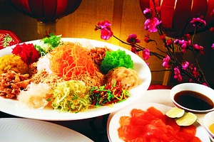 撈魚生，過年撈個好彩頭！