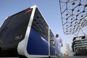 據外電報導，阿拉伯迪拜，迪拜公路和運輸管理局(RTA)將世界上第一輛無人駕駛計程車(自動吊艙)投入使用。