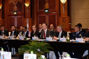 越美首次舉行能源安全對話