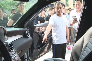 砸車鏡偷 30 億元外籍嫌犯落網